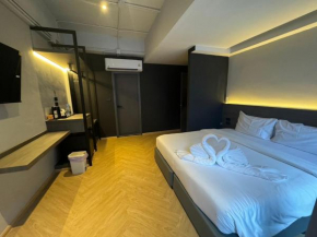 Leon's Loft House